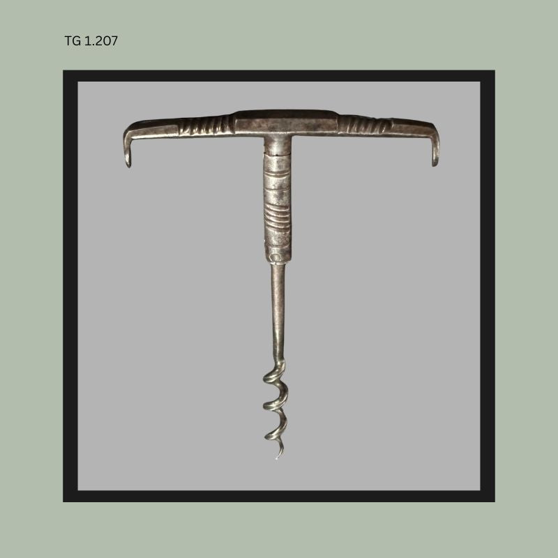 TG 1.207 18th century double folder traveling corkscrew