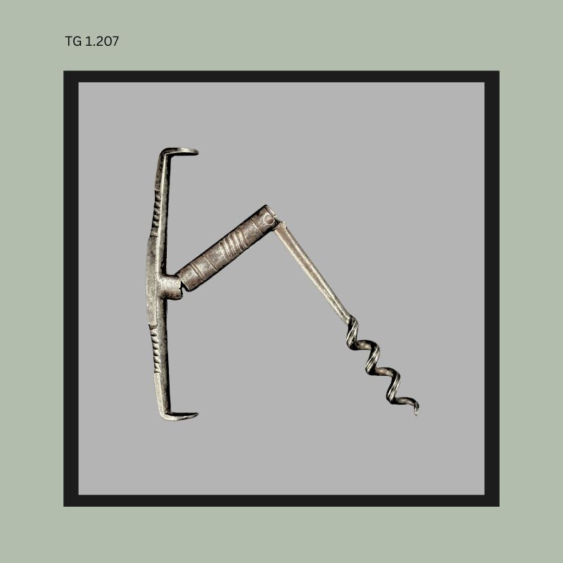 TG 1.207 18th century double folder traveling corkscrew