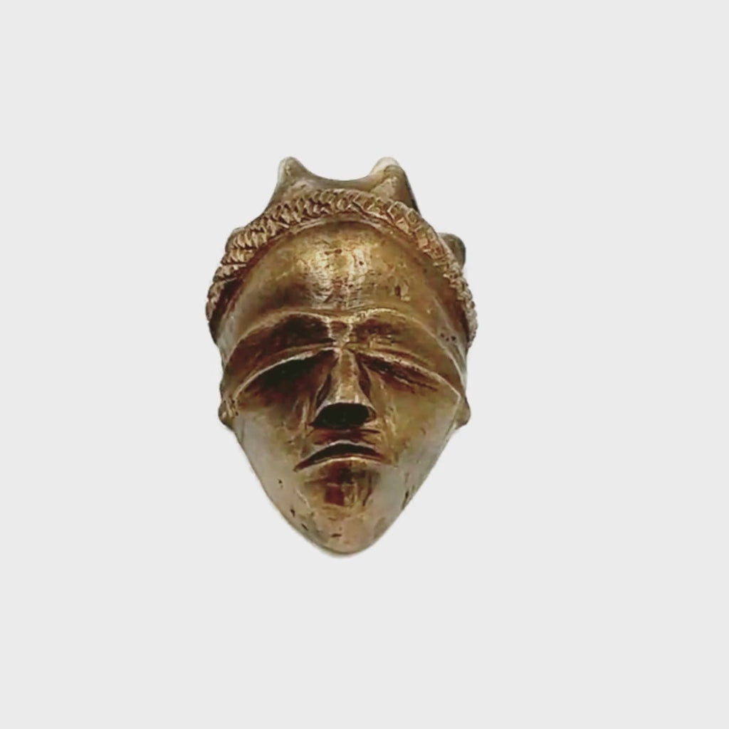 A beautiful Akan (Asante/Baule) bronze goldweight from Ghana/Côte d’Ivoire